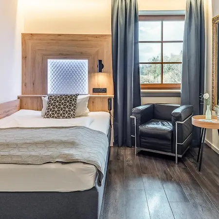 Neuer Am Szálloda 3*