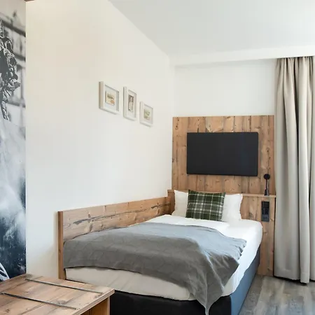 Neuer Am Hotel Prien