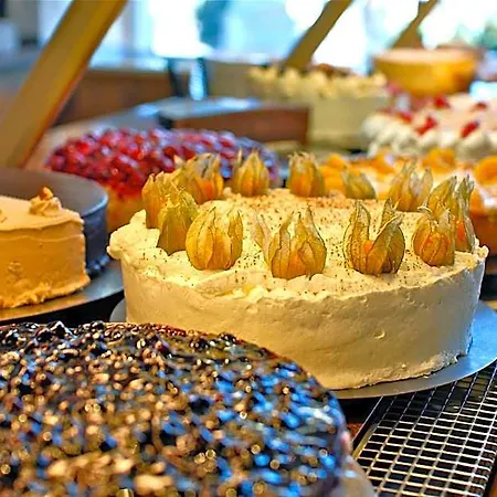 Neuer Am 3*