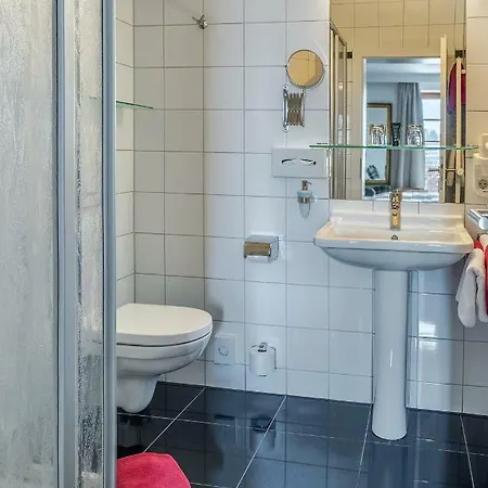 Szálloda Neuer Am 3*